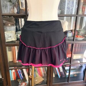 Nike, Dry-Fit Tennis Skort black and pink, size Medium